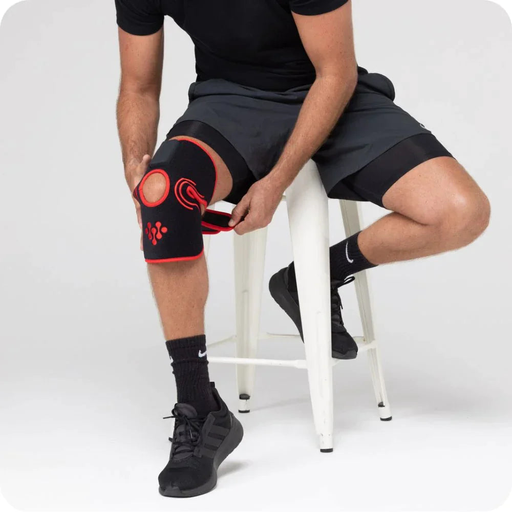 Front view of the Infraredi knee wrap providing red light therapy for post-knee replacement recovery.